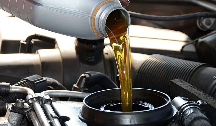 How many liters of oil does the L90 gearbox consume
