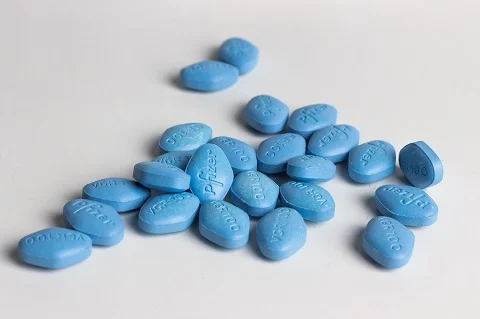 How many hours before the delay pill should be taken?