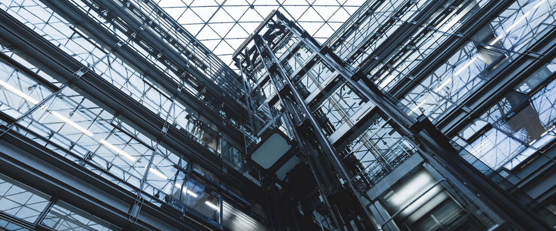 مزایای اقتصادی استفاده از آسانسورهای مغناطیسی در پروژههای بزرگ