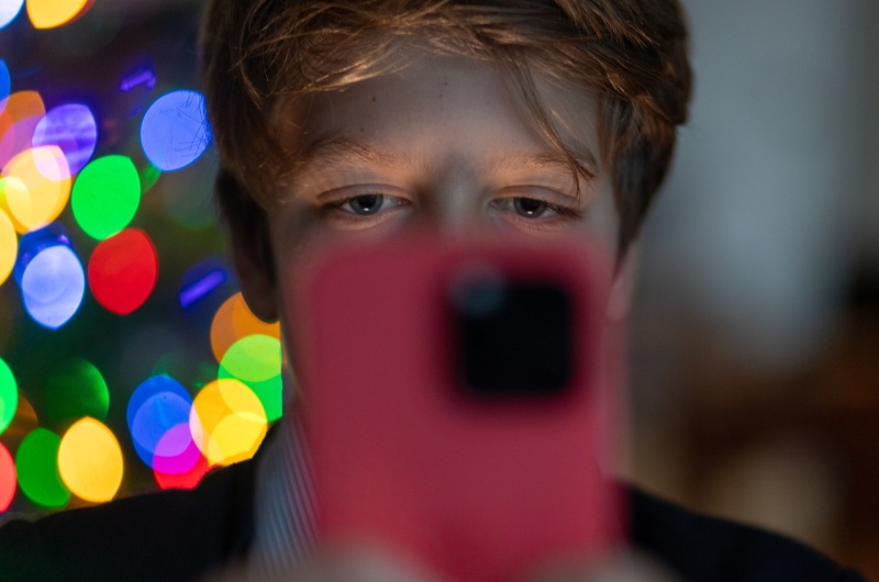 کاهش تاری دید پس از استفاده زیاد از موبایل با ۵ روش خانگی